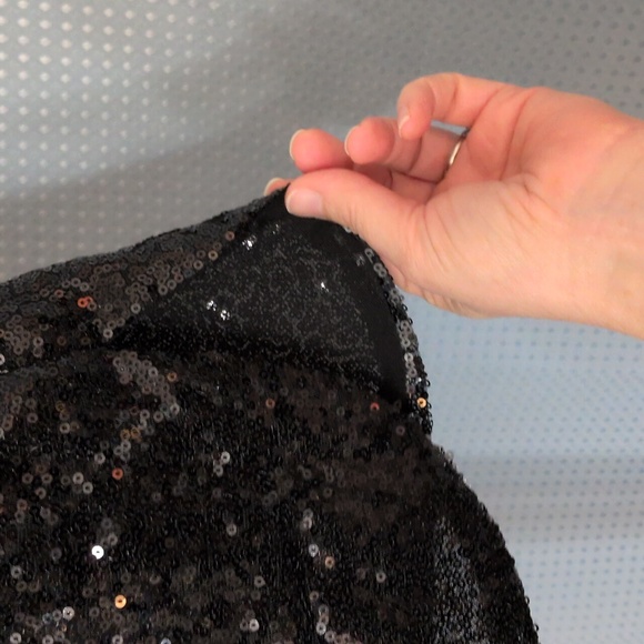 🎵 Sequined Tank Top🎵 - Picture 6 of 9